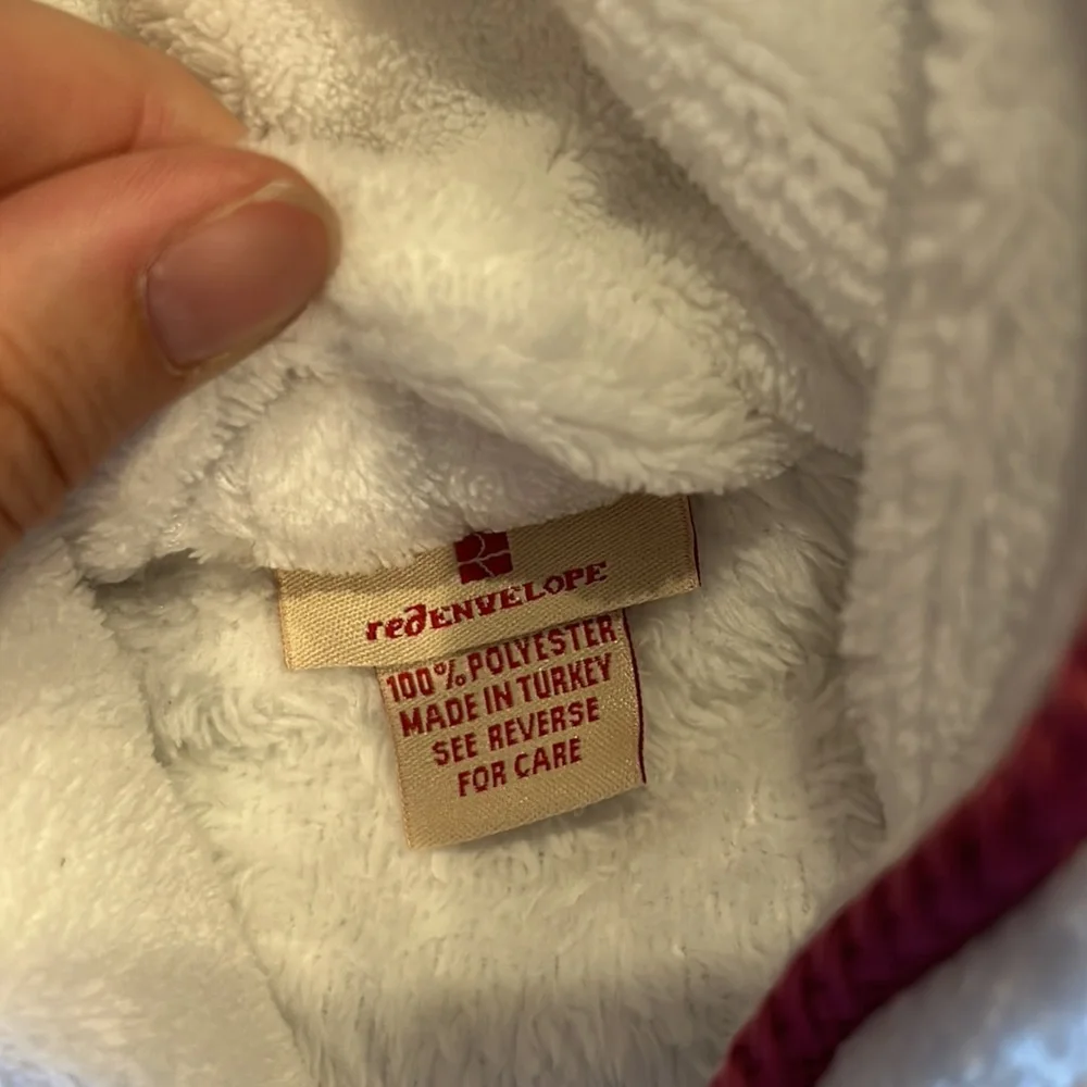 “Sienna” Red envelope plush embroidered baby robe size 12/18m